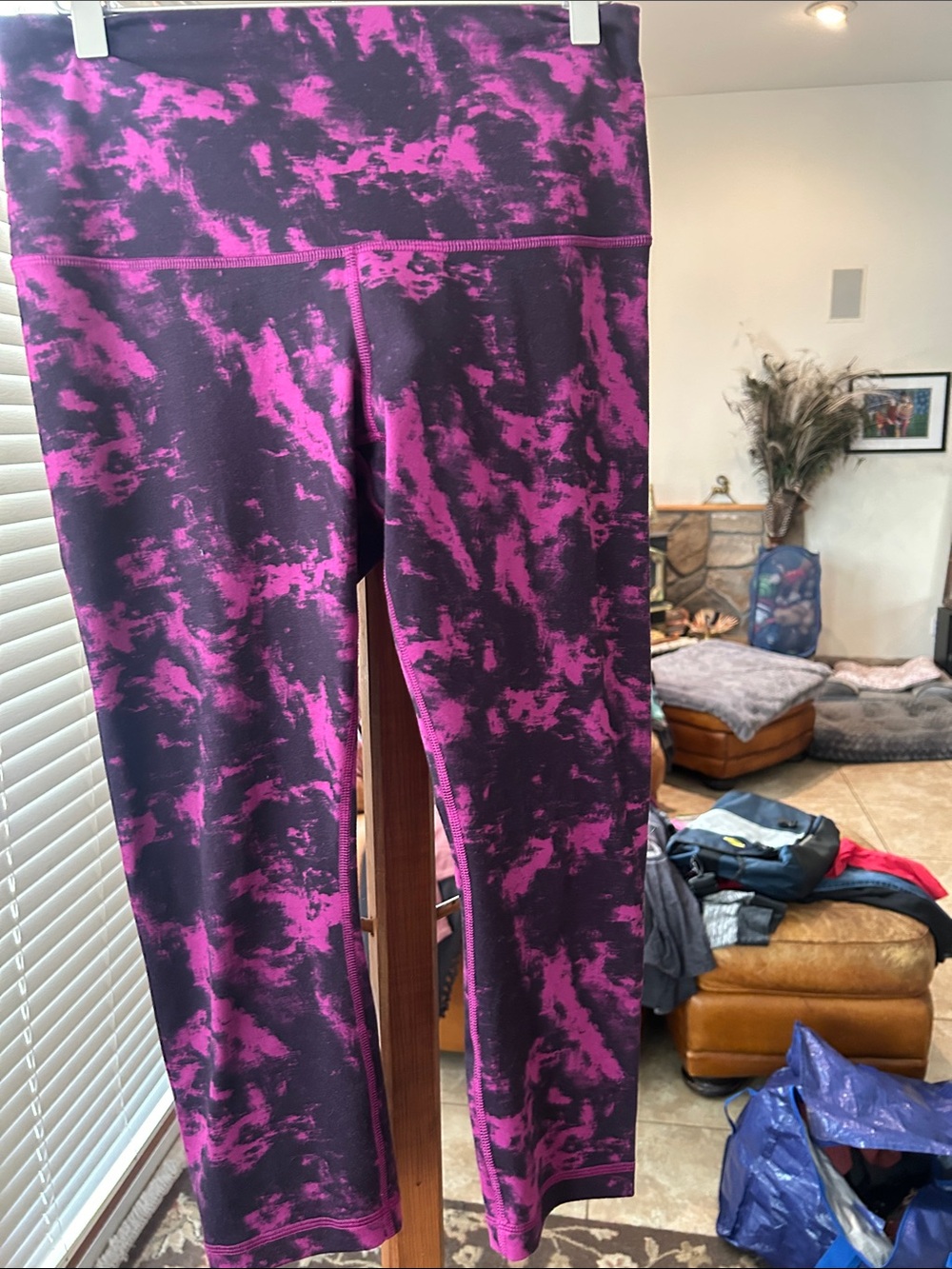 lululemon athletica Women’s Black and Magenta Printed Leggings VGUC